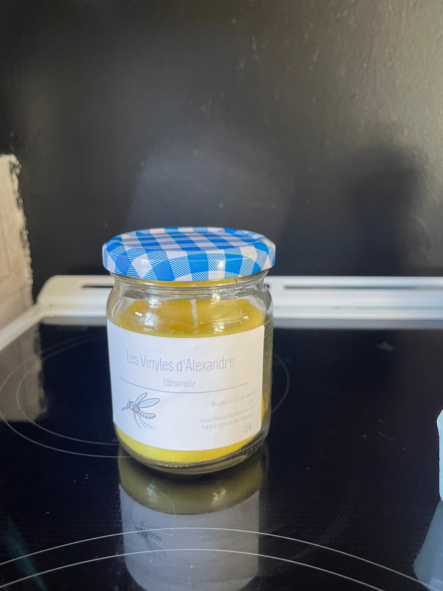 Chandelle Odeur Citronnelle. (Dispo seulement l'été)